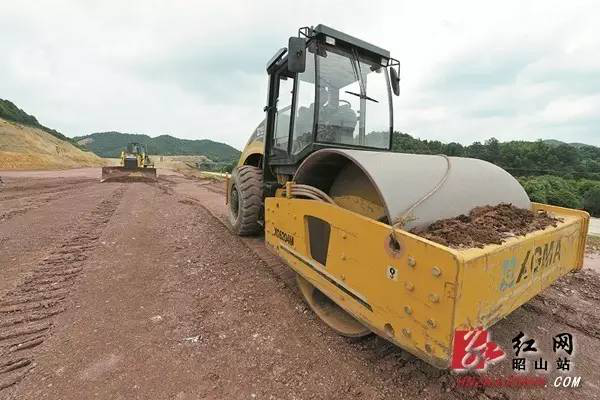 湖南湘潭湘潭昭山示范区新增境外输入18例，均在山西大同/湘潭昭山2020重点项目