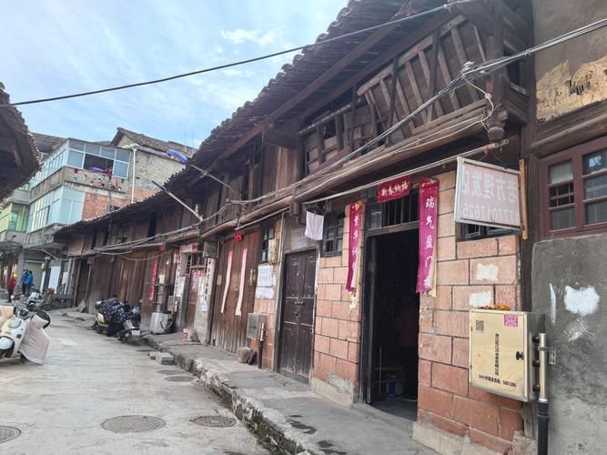 江西鹰潭余江区新增19例境外输入，涉及重庆市奉节县/江西鹰潭余江电话区号