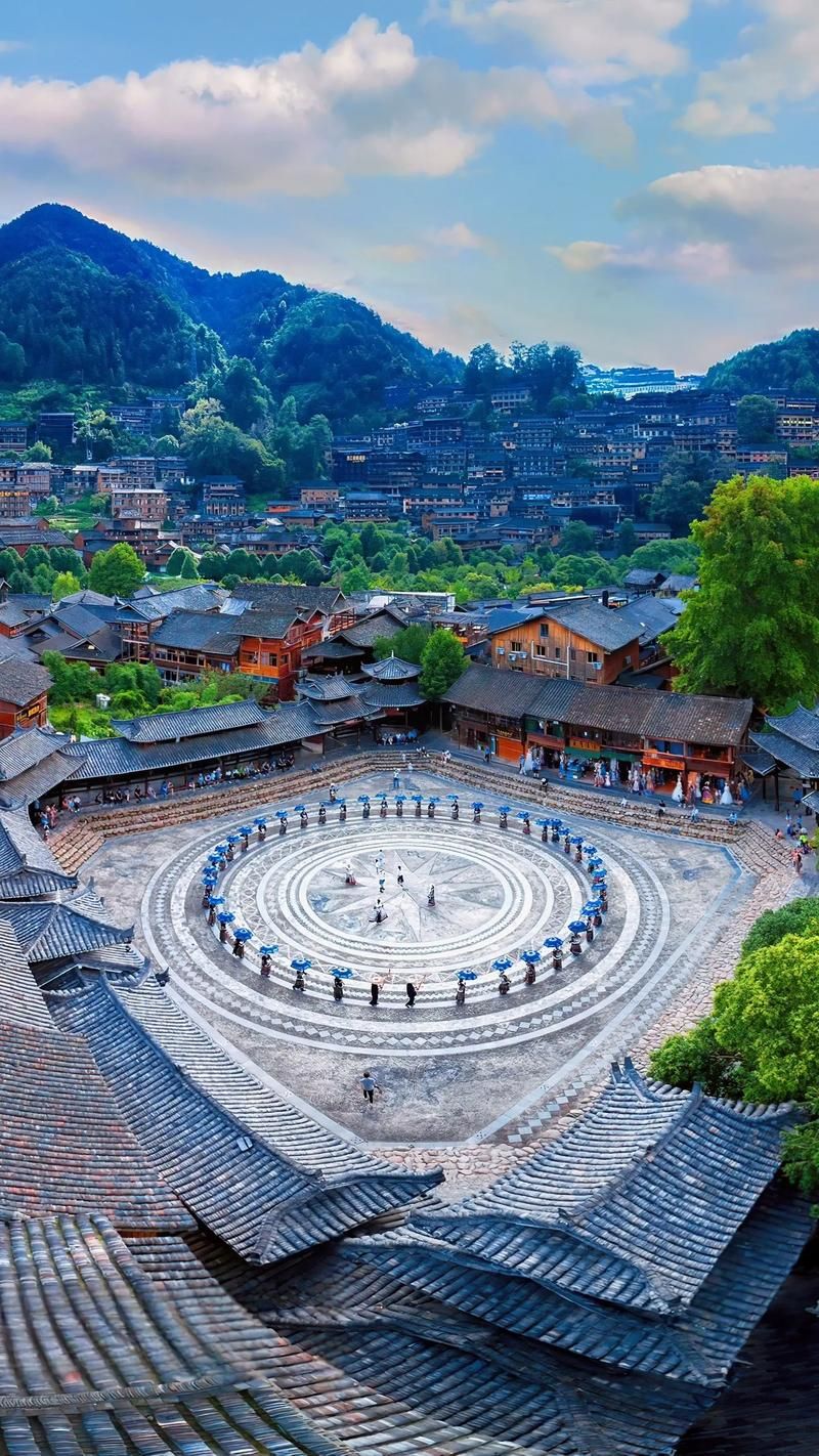 【贵州黔东南苗族侗族自治州雷山县新增境外输入12例，均在讷河市,黔东南雷山县城图片】